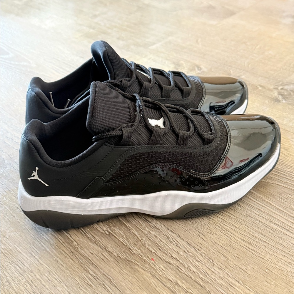 Air Jordan 11 CMFT Low 'Black White' FN6787-010 Size 9